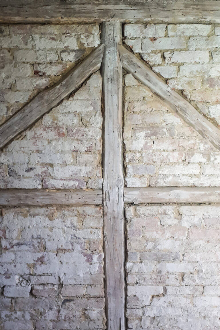 Oczyszczanie cegieł i&nbsp;drewna